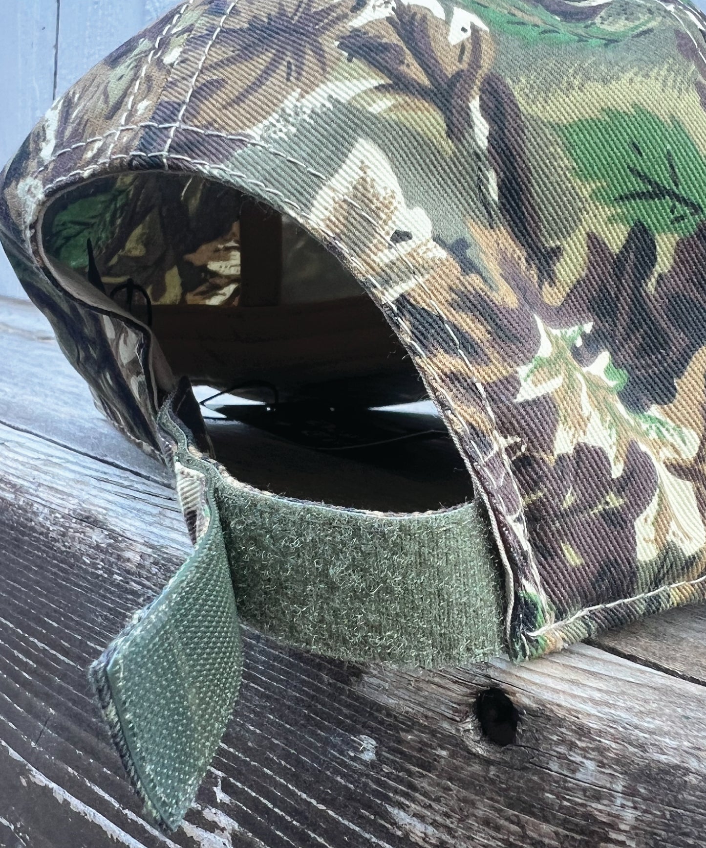 OUTSIDE VELCRO STRAP HAT