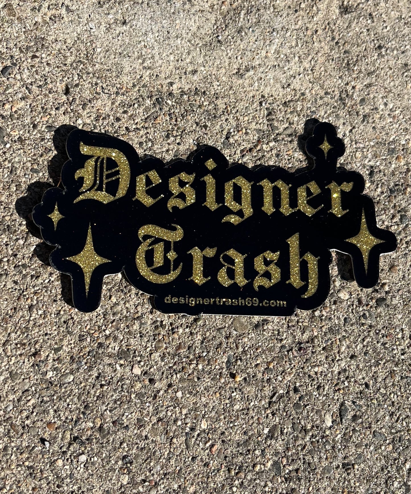 DESIGNER TRASH METALIC GOLD STICKER